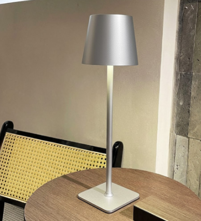 Moderne wiederaufladbare kabellose LED-Tischleuchte | Tragbare Beleuchtung für Zuhause, Büro und den Außenbereich