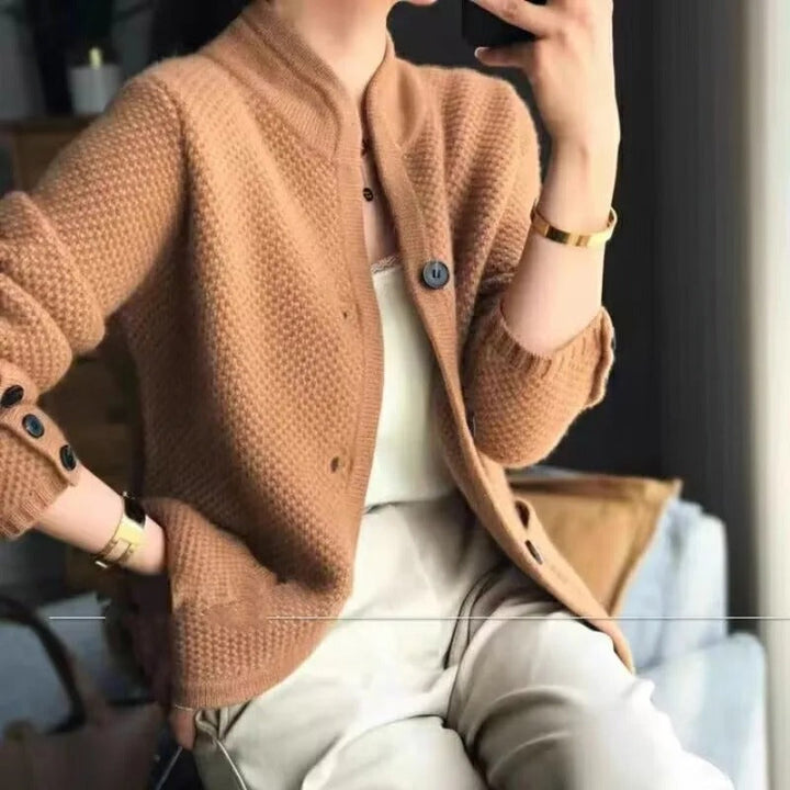 Chauntelle | Elegante und Warme Damen-Wollstrickjacke