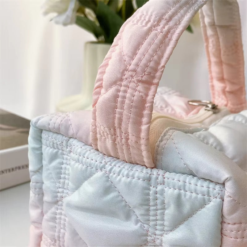 Lilia | Stylische und kompakte gesteppte Kosmetiktasche