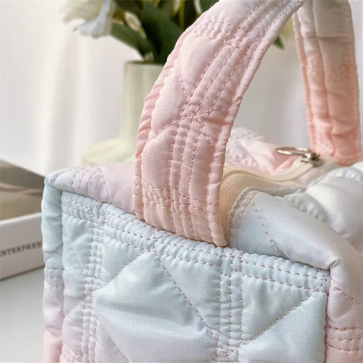 Lilia | Stylische und kompakte gesteppte Kosmetiktasche