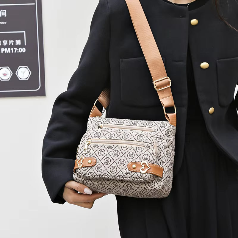 Valeria | Retro Buchstaben Druck Schultertasche