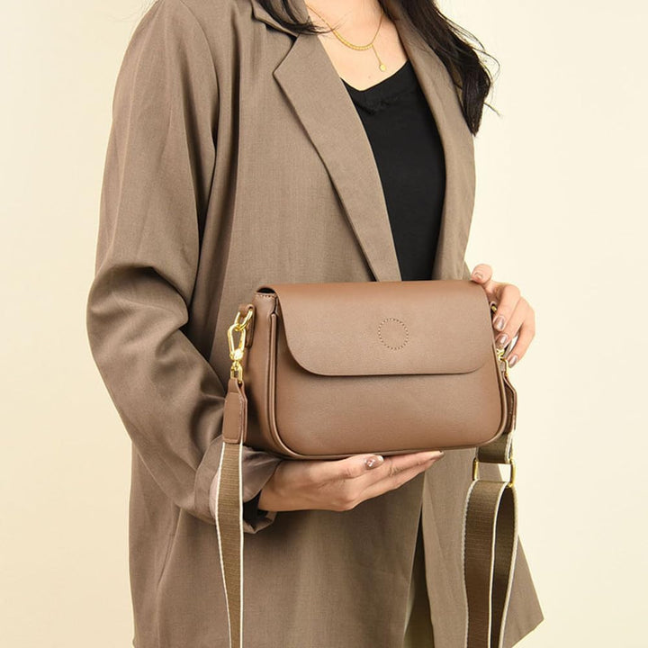 Nora | Vegane Leder Schultertasche | Klappen design