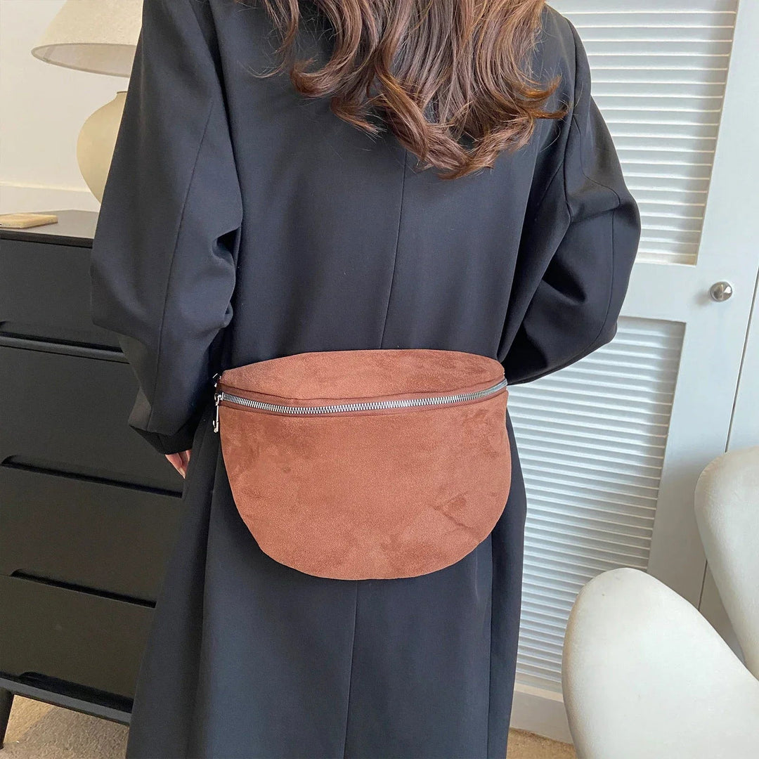 Stylische Wildleder Umhängetasche von ELVIRA - Das ultimative Must-Have Accessoire!