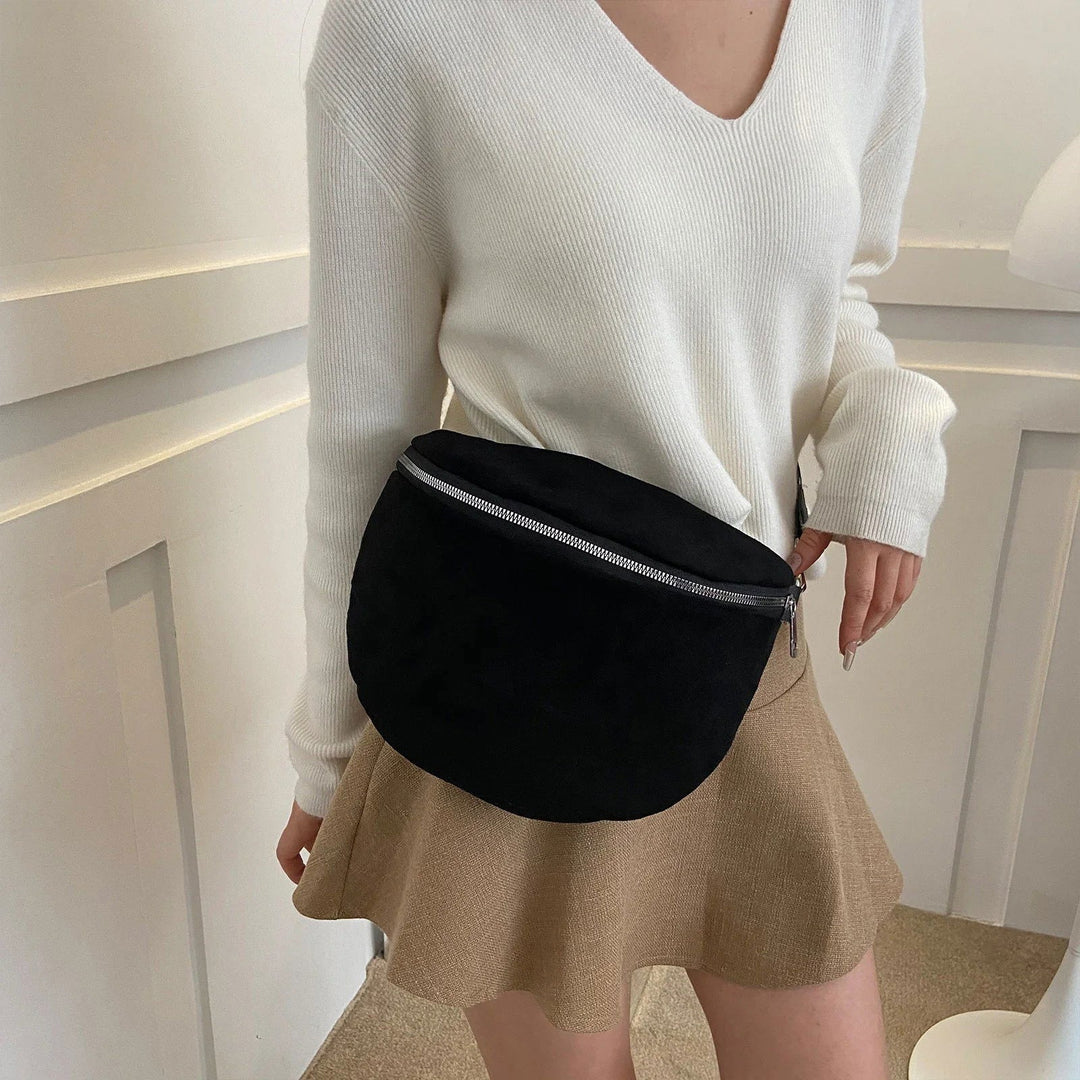 Stylische Wildleder Umhängetasche von ELVIRA - Das ultimative Must-Have Accessoire!