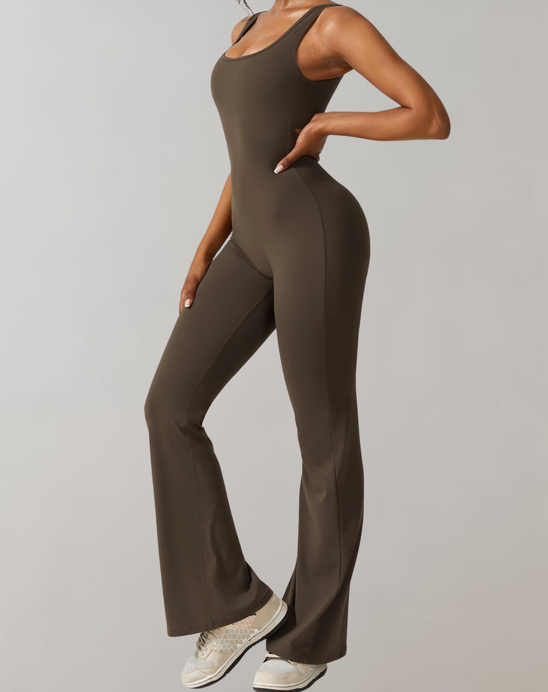 VENUS | Figurbetonter Damen Overall: Rückenfrei und Sportlich