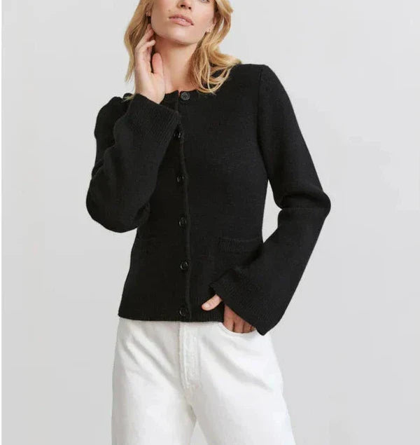 Lisa | Figurschmeichelnde Strickjacke – Ein Unverzichtbares Basic für Jede Saison