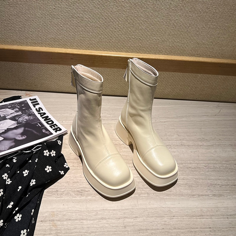 EefjesBoots I Stiefel mit hohem Plateau und breiter Spitze für Damen 0