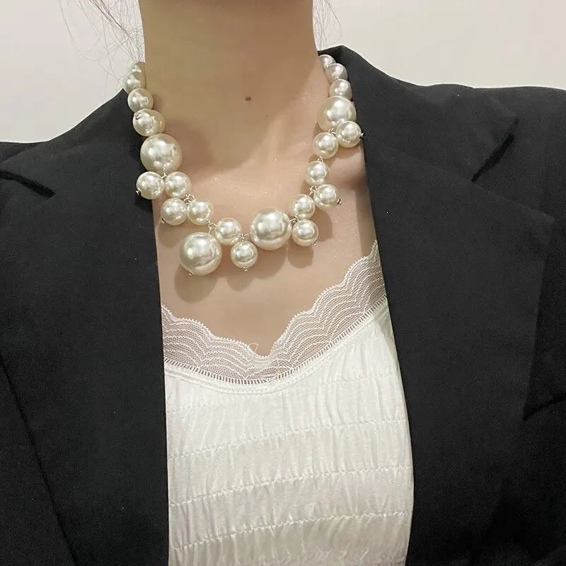 Liesel | Elegante Chunky Perlenkette mit Tropfendetail