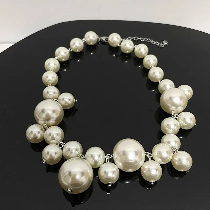 Liesel | Elegante Chunky Perlenkette mit Tropfendetail