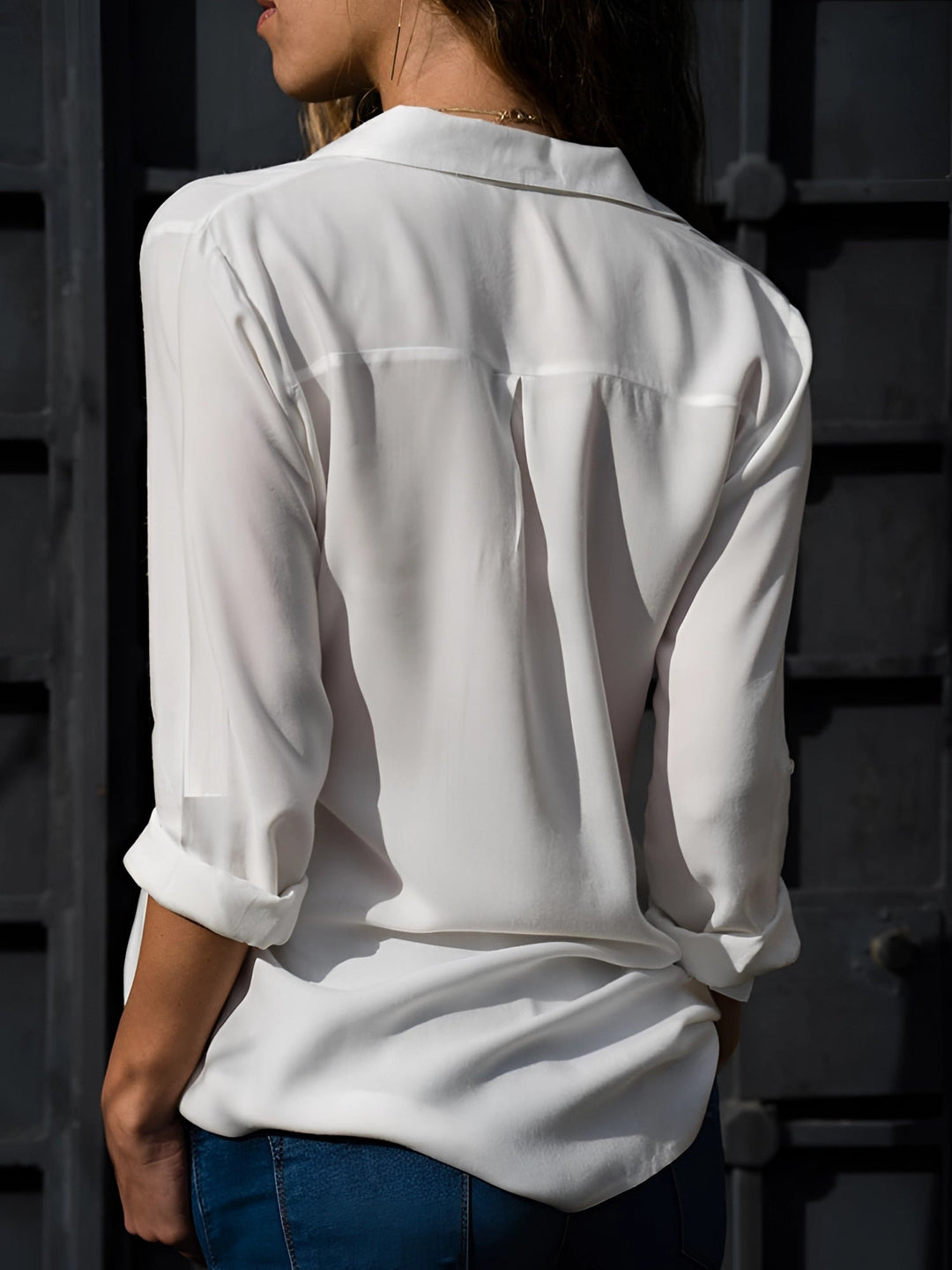Elegante Damenbluse Mit V-Ausschnitt Für Stilbewusste Frauen – Raffinierte Blusen Für Jeden Anlass 3