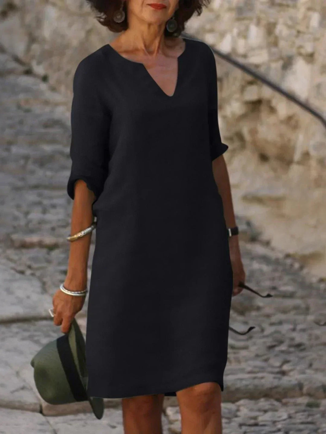Elegantes Damenkleid mit V-Ausschnitt für stilvolle Anlässe und Alltag 0
