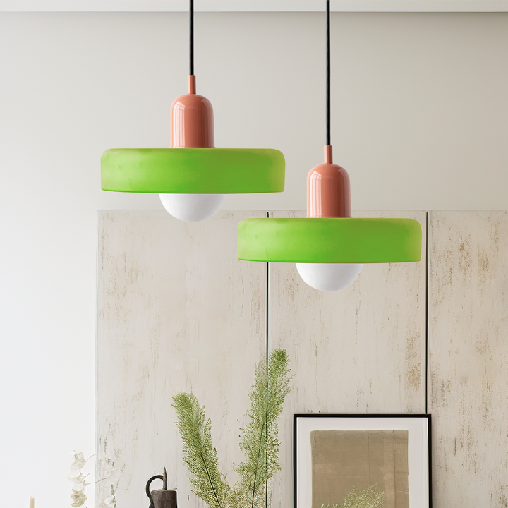 Farbenfrohe Pendelleuchte im Bauhaus-Stil – StiloGlas 23
