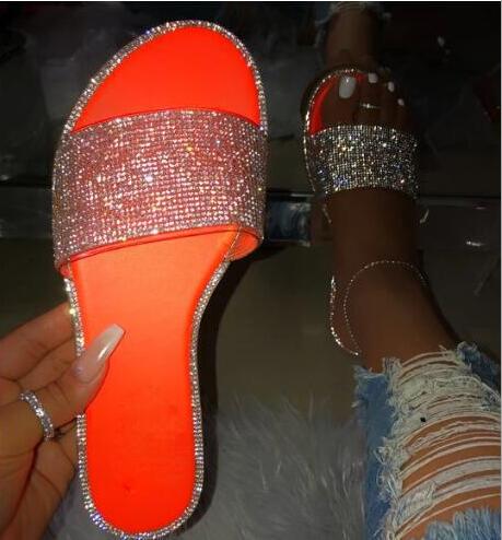 Lia | Glitzernde Slipper – Funkelnd durch den Tag