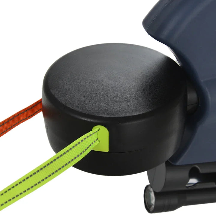 Hunde Doppelleine mit Kotbeutelhalter & LED Licht | LeinenMeister 3