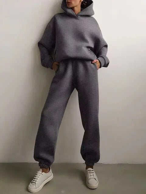 Clara | Gemütliches Damen-Sweatset mit Kapuze und Jogginghose