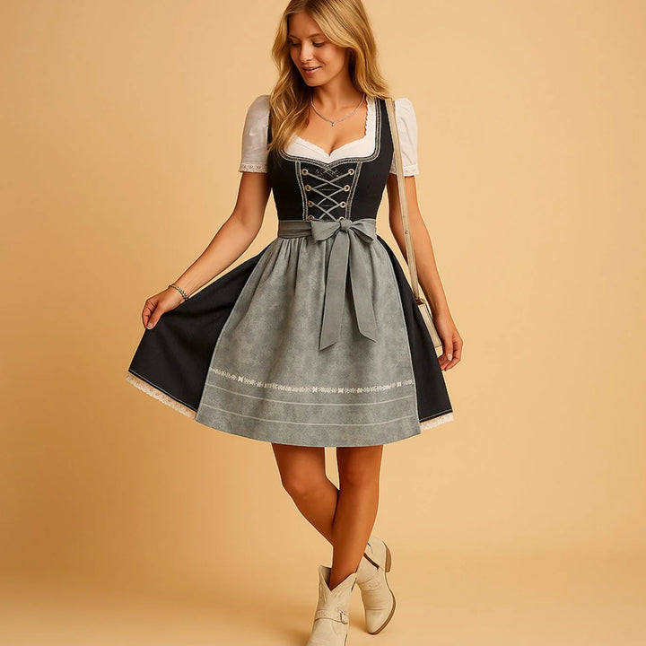 Johanna | Oktoberfest Trachtenkleid Damen Figurbetontes Dirndl Baumwollbluse 2