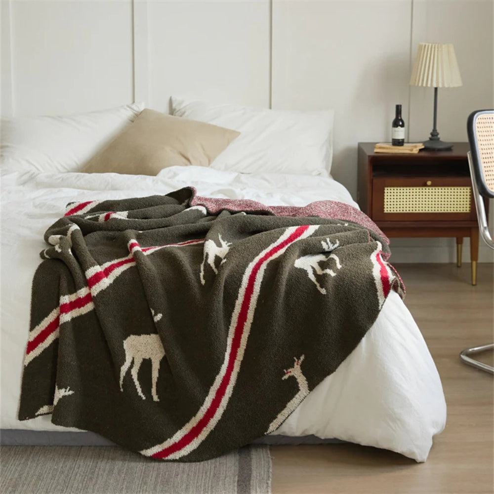 Kuscheldecke für Erwachsene mit Hirschmotiv aus weichem Mikrofaser 1
