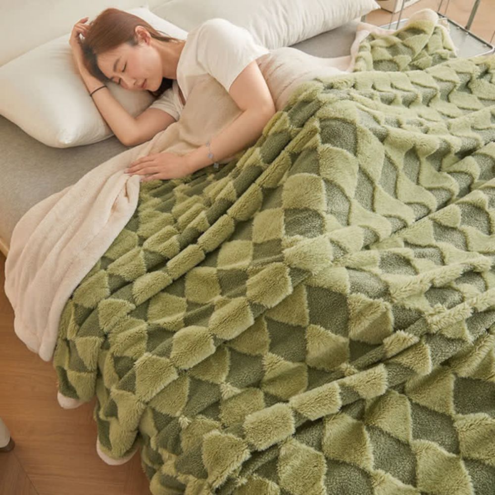 Kuscheldecke mit Diamantmuster für Komfort aus Teddy-Velours und Alpaka-Wolle 0
