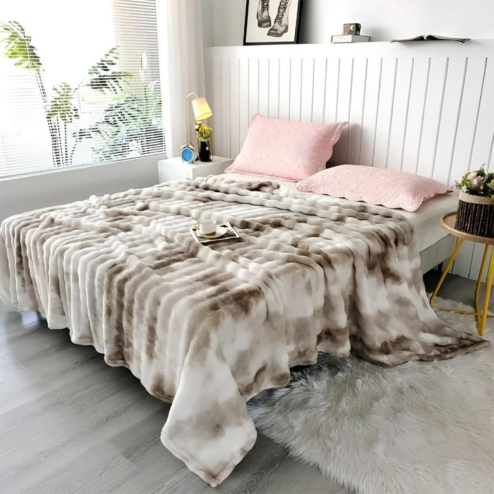 Kuschelige Fleece-Decke für Erwachsene mit einzigartigem Wellen-Tie-Dye-Muster 0