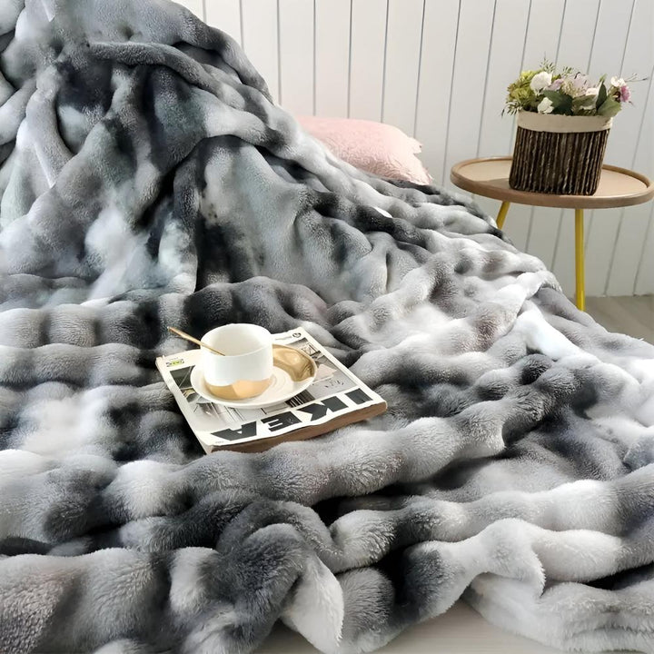 Kuschelige Fleece-Decke für Erwachsene mit einzigartigem Wellen-Tie-Dye-Muster 5