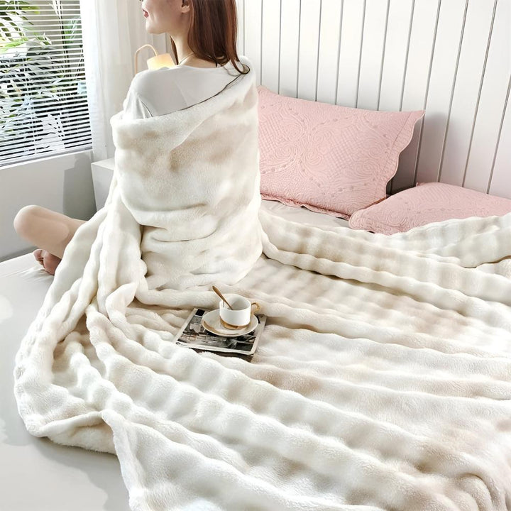 Kuschelige Fleece-Decke für Erwachsene mit einzigartigem Wellen-Tie-Dye-Muster 7