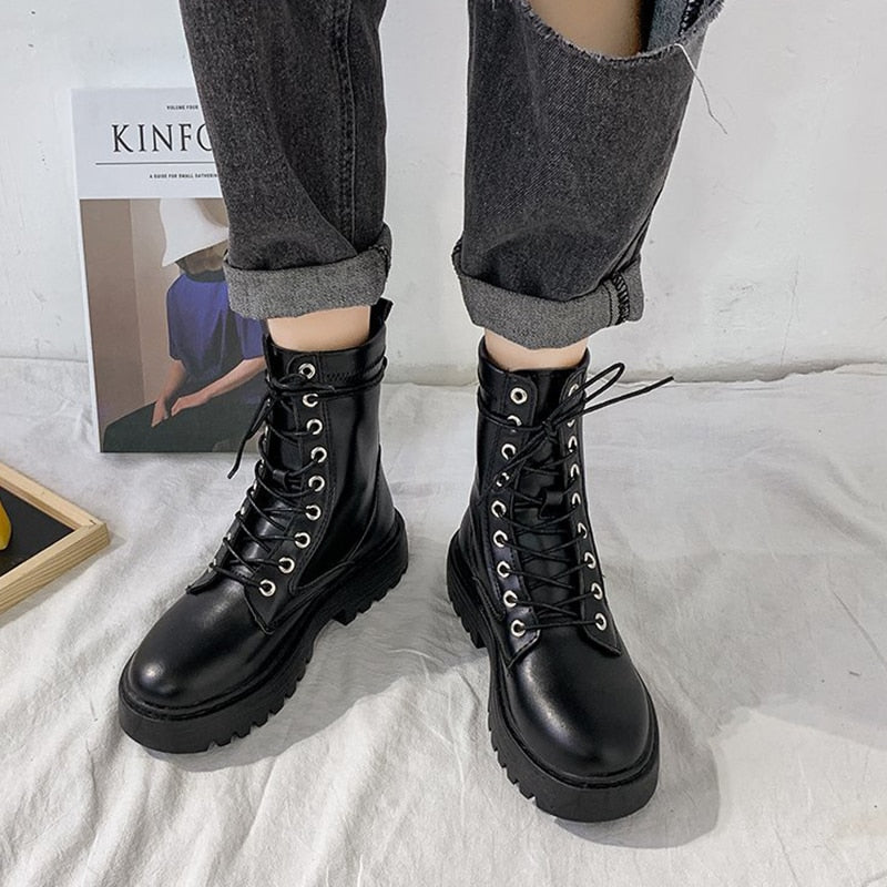 MarjoleinsBoots I Stiefel mit Schnürdetails für Damen 0
