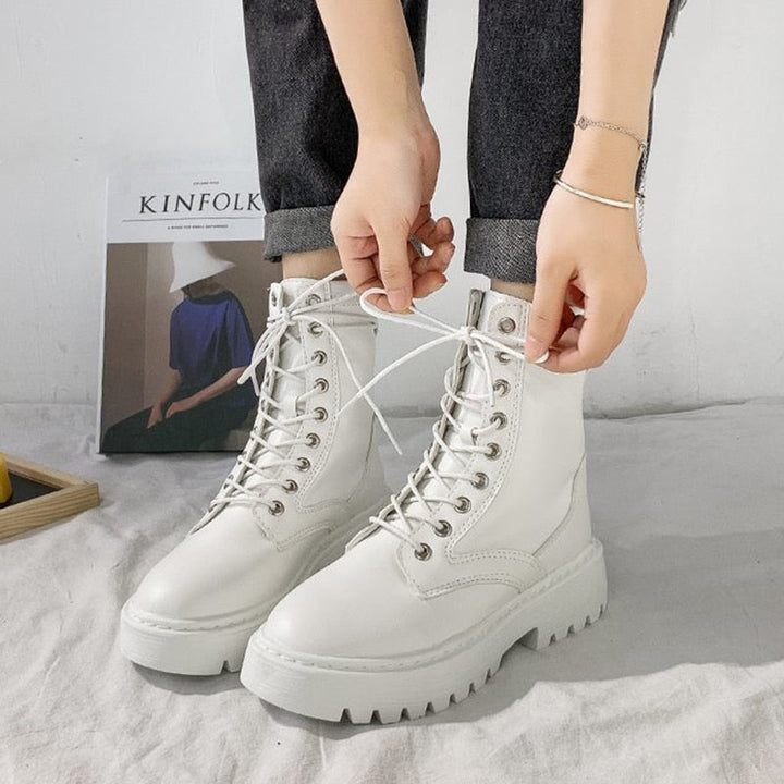 MarjoleinsBoots I Stiefel mit Schnürdetails für Damen 4