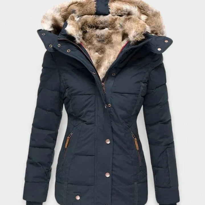 Marlene | Damen Gefütterte Winterjacke mit Kunstfell-Kapuze und Taille 4