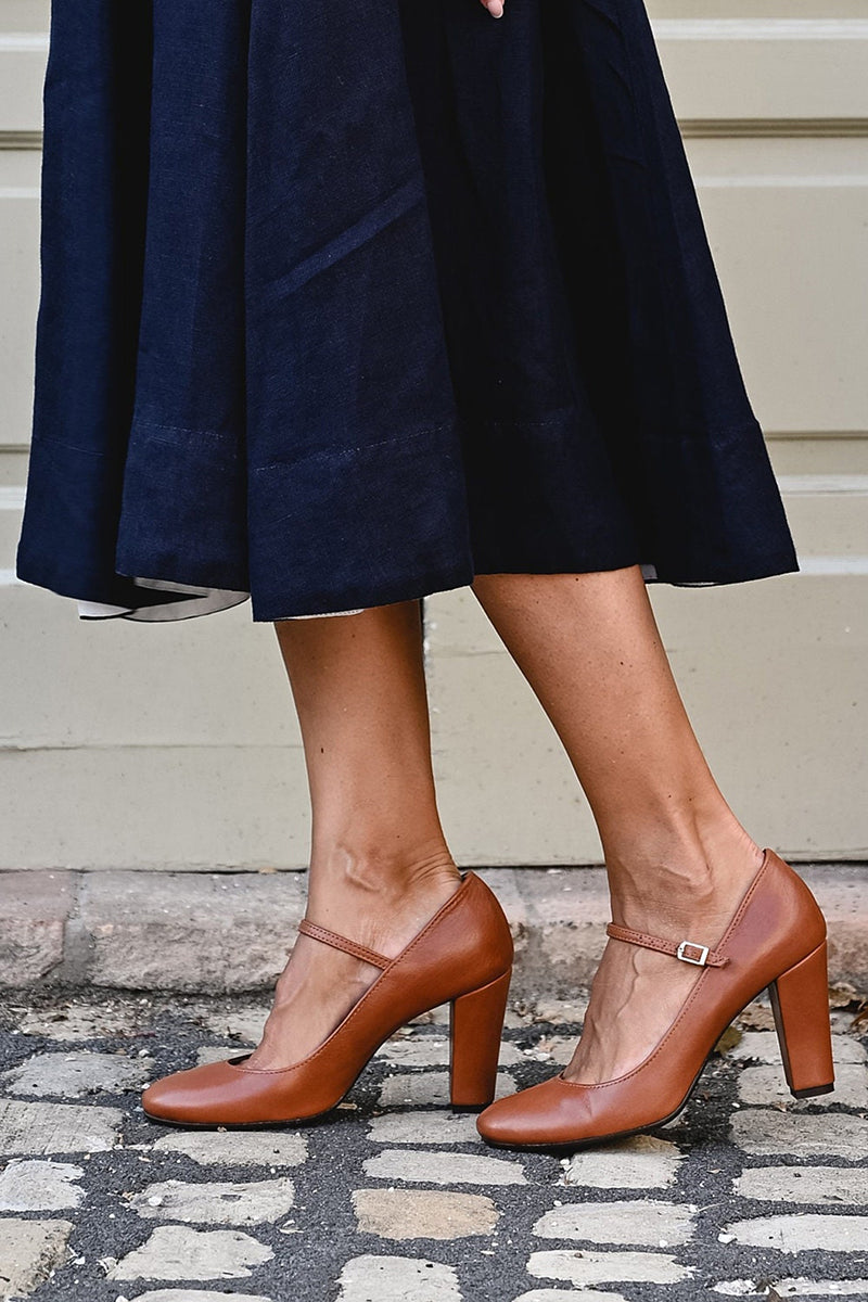 Orthopädische Damenschuhe mit breitem Absatz und verstellbarem Riemen 3