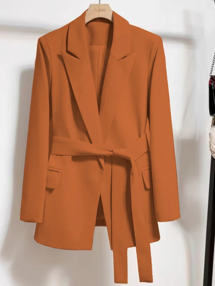 Nora | Stylischer Blazer mit Gürtel für einen Modernen Look