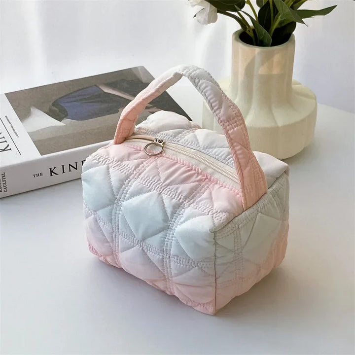 Lilia | Stylische und kompakte gesteppte Kosmetiktasche