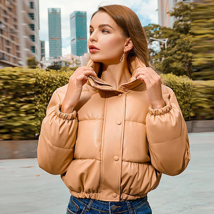 NIENKE | Kurze Dicke Winterjacke mit Hohem Kragen
