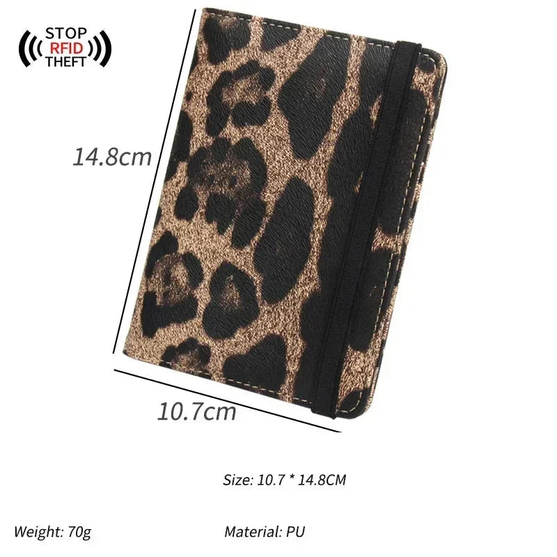 Carly | Leichter Reisepasshalter mit Leopardenmuster Reisebrieftasche