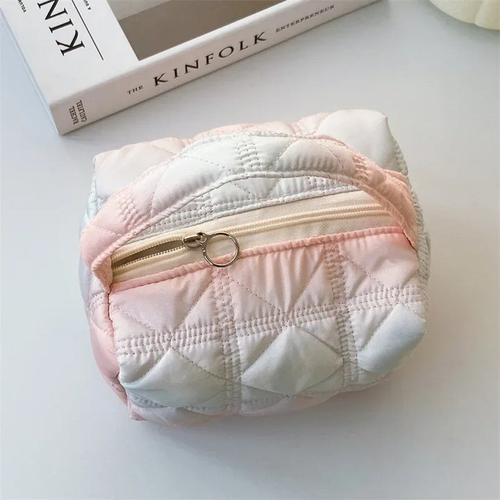 Lilia | Stylische und kompakte gesteppte Kosmetiktasche