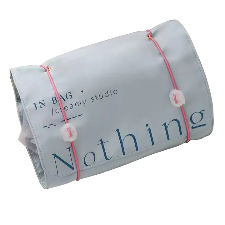 Aly | Praktische und platzsparende Roll-Up Kosmetiktasche