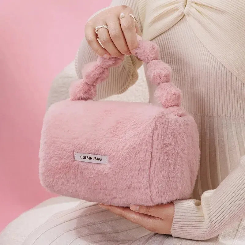 Elia | Winter Plüsch Kosmetiktasche