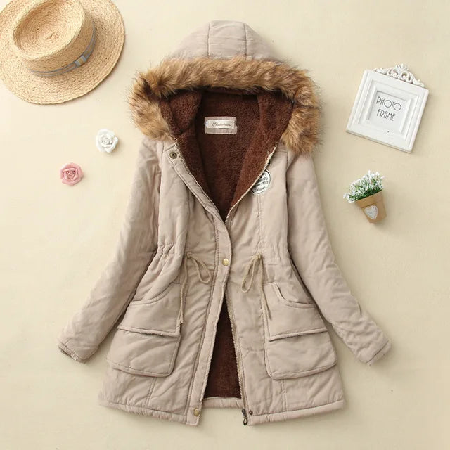 HILDE | Warme Gefütterte Winterjacke mit Kapuze für Damen