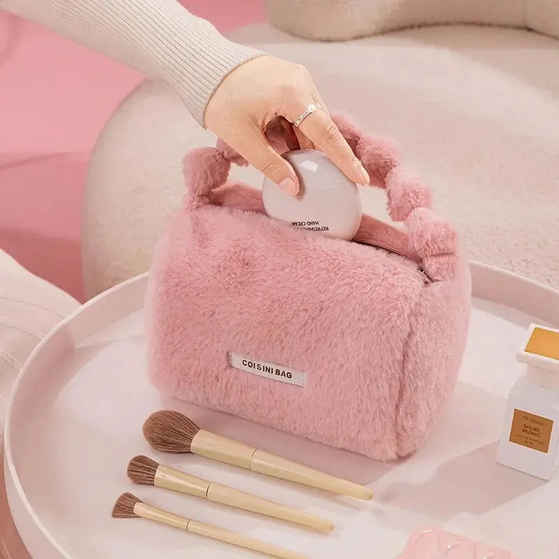 Elia | Winter Plüsch Kosmetiktasche