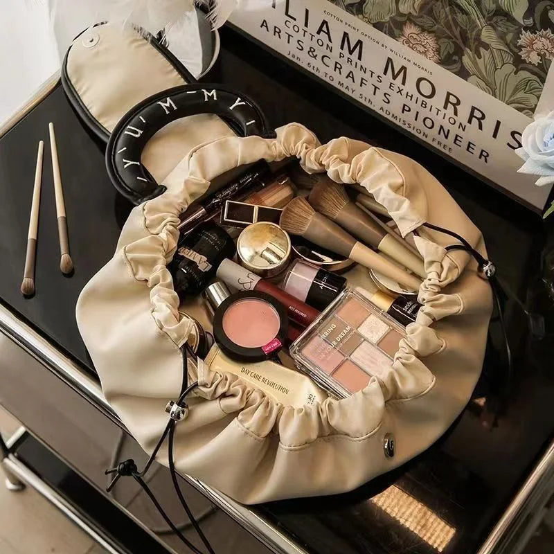 Alena | Große faltbare Kosmetiktasche mit Zugband für die Reise