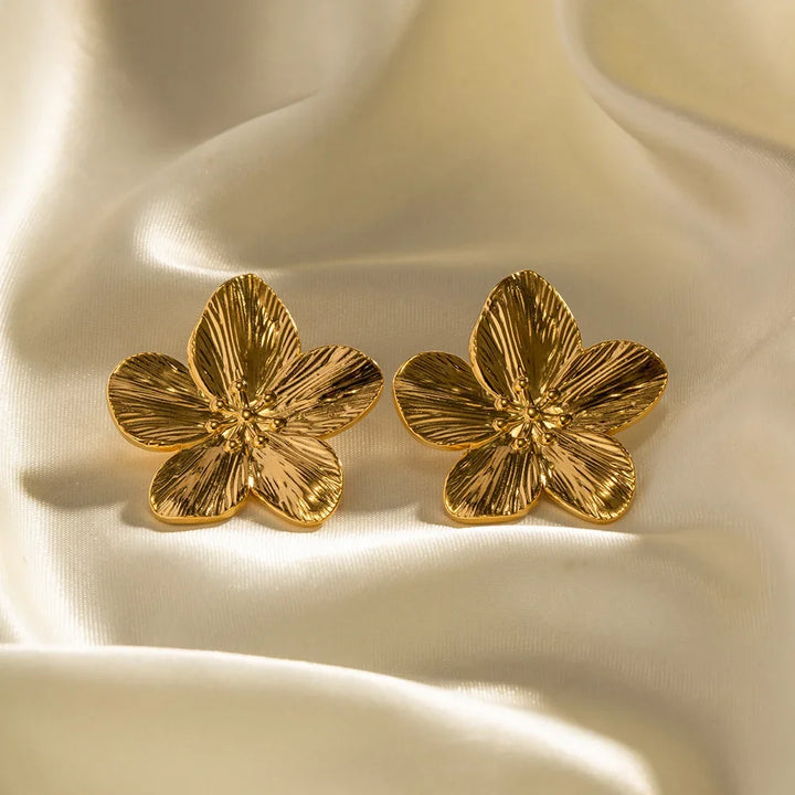 Jemilia | Elegante Vintage-Blumenohrringe aus Metall in Gold