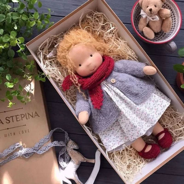 Selina – Handgefertigte Baumwoll-Waldorf-Puppe für kreatives Spielen 22