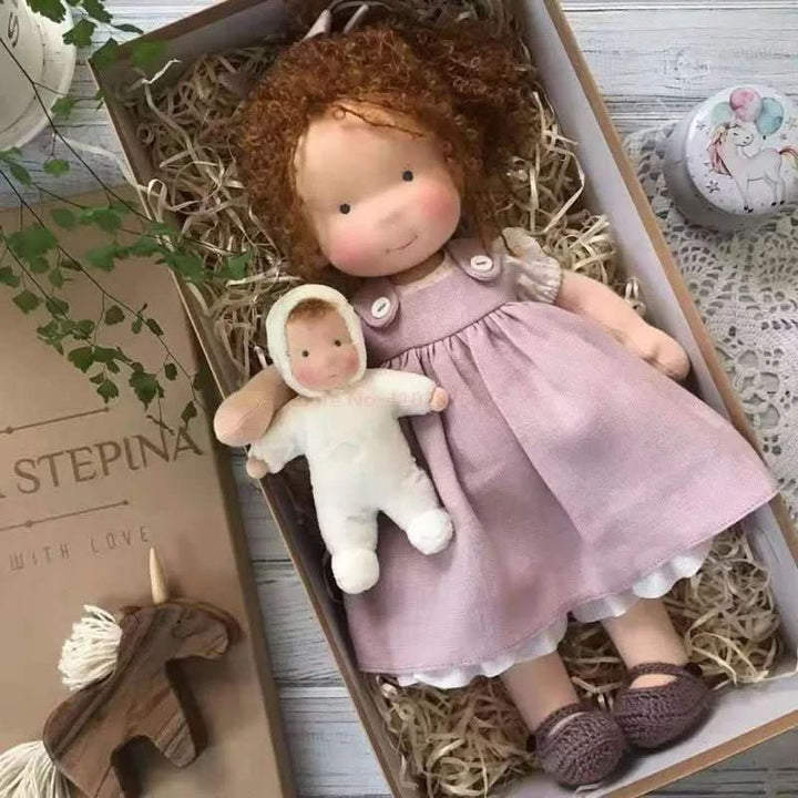 Selina – Handgefertigte Baumwoll-Waldorf-Puppe für kreatives Spielen 4