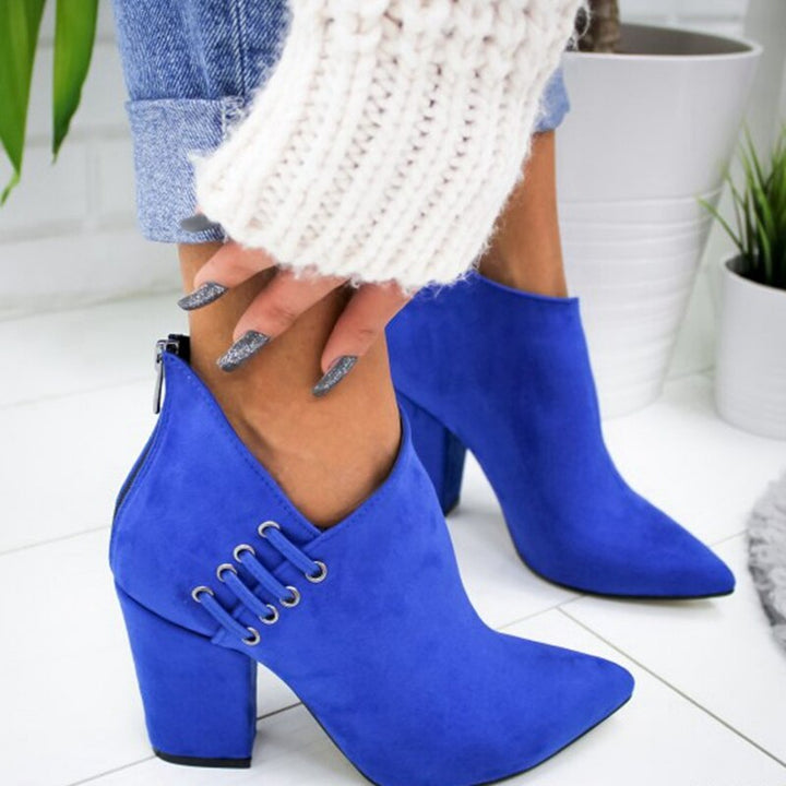 Stiefelette im V-Stil 2