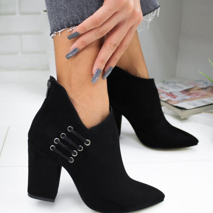 Stiefelette im V-Stil 3
