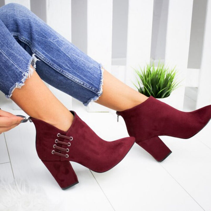 Stiefelette im V-Stil 5