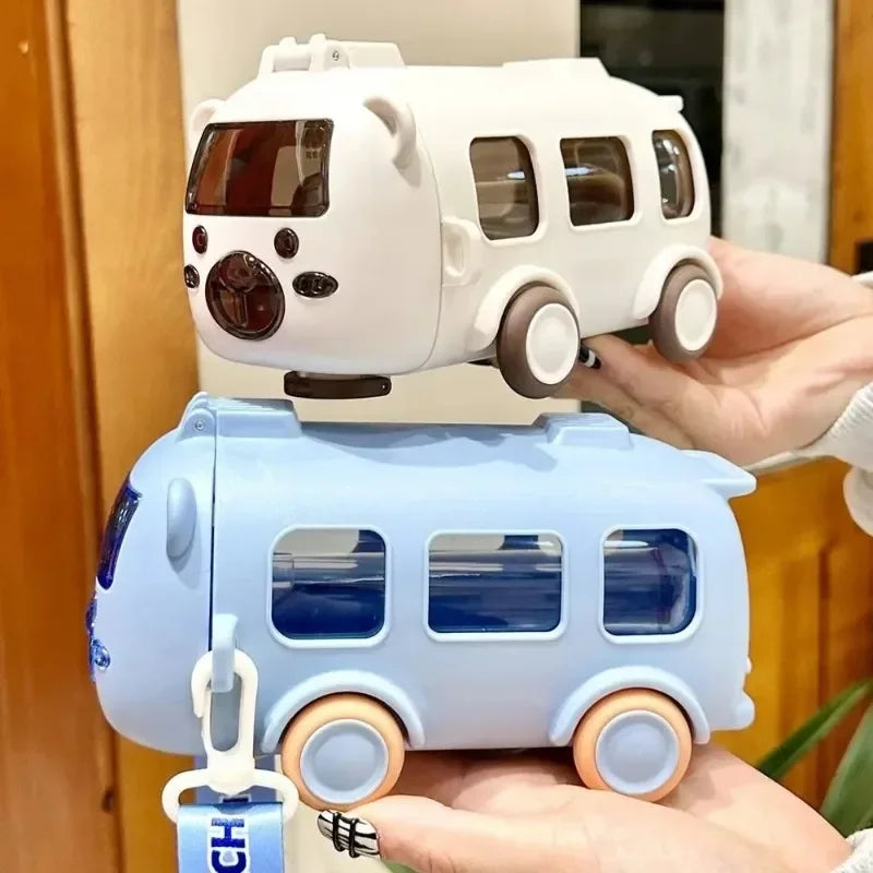 Wasserflasche mit Strohhalm und Spielzeugbus-Motiv 1