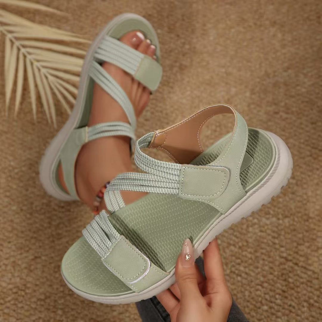 Komfortable orthopädische Sandalen mit Fußbett und archsupport