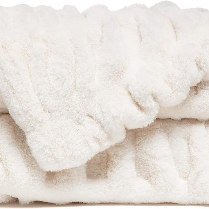 Damen Kuscheldecke Elegant aus Kunstfell für Luxuriösen Komfort und Wärme