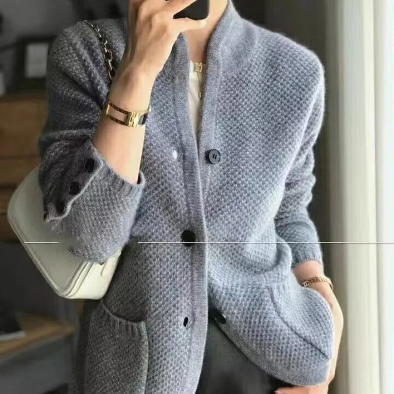 Chauntelle | Elegante und Warme Damen-Wollstrickjacke